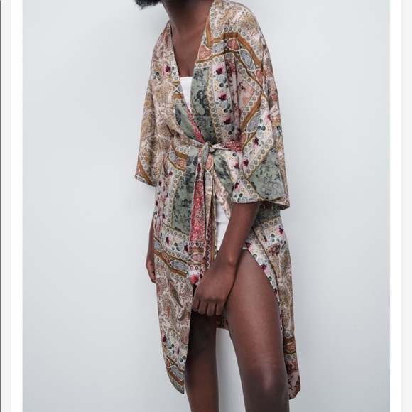 ZARA REVERSIBLE PRINTED KIMONO - Picture 6 of 16